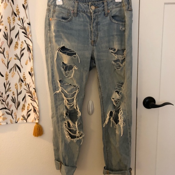 ripped boyfriend jeans american eagle